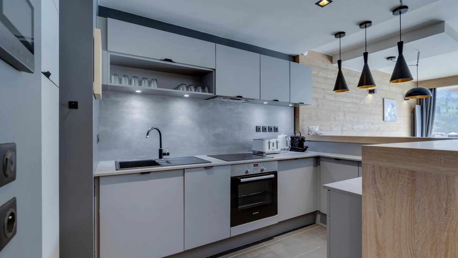 Appartement Au Centre De Tignes Avec Terrasse Et Wifi - Fr-1-641-82 0*,
